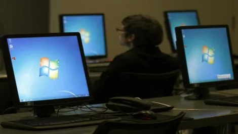 Monitors running microsoft windows 635 1