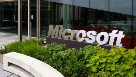 Nokia's Elop out as Race for Redmond narrows...