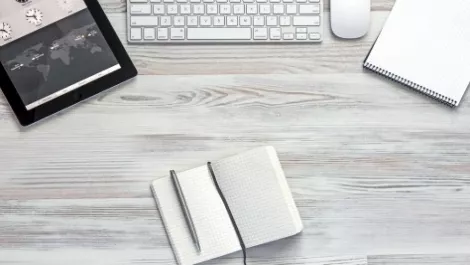PC market declines for fourth quarter, but two-in-ones up 77%