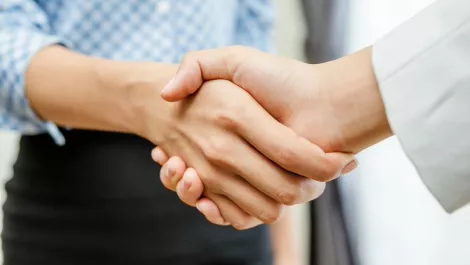 Handshake33