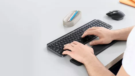 Mx keys business keyboard mouse hero desktop