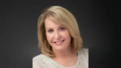 Donnamooreheadshot