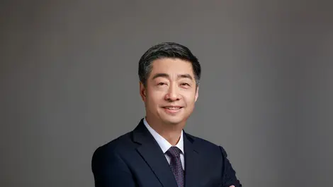 Huawei headshot 1