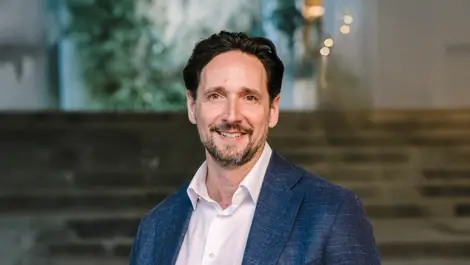 Ps new peter philipp cropped headshot