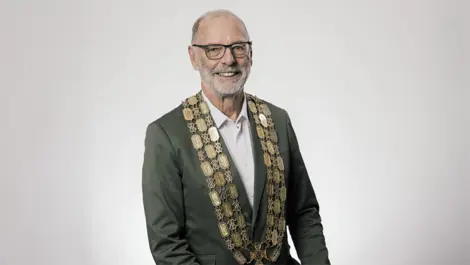 Mayorwaynebrown mayoralchains