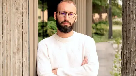 AI referrals convert nearly three times better than search